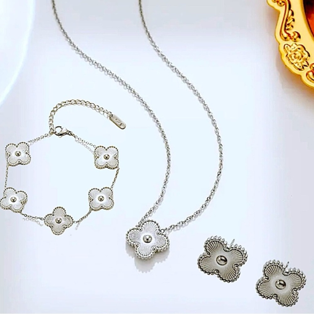Elegant lucky  Clover Silver Jewelry Set